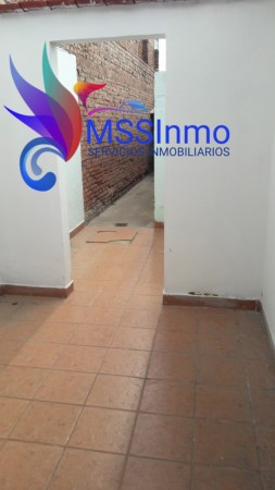 VENTA DE CASA - CALLE SAN LUIS AL 2200