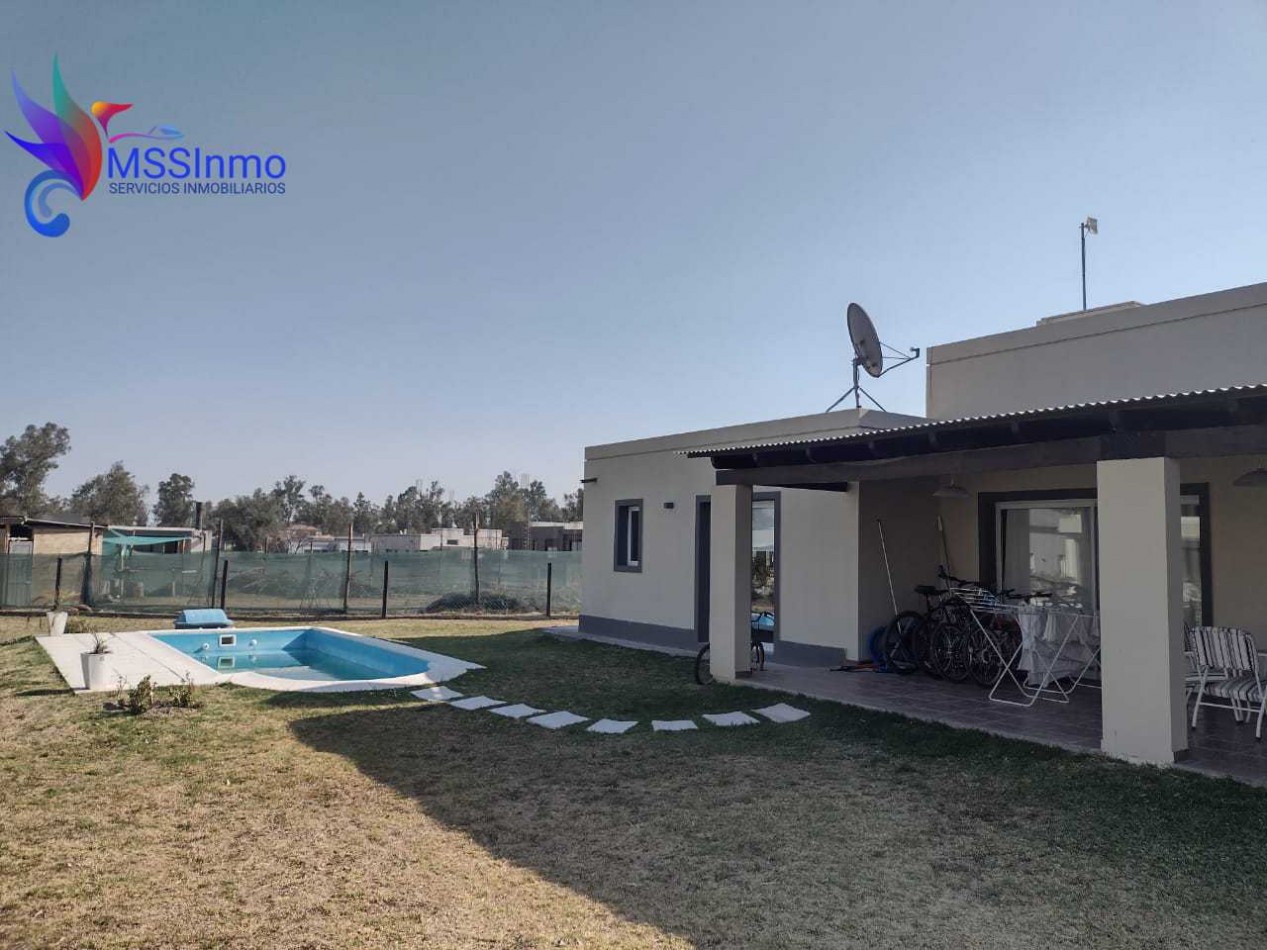 CASA EN VENTA EN PRADERAS DE SAN LORENZO 3 DORMITORIOS