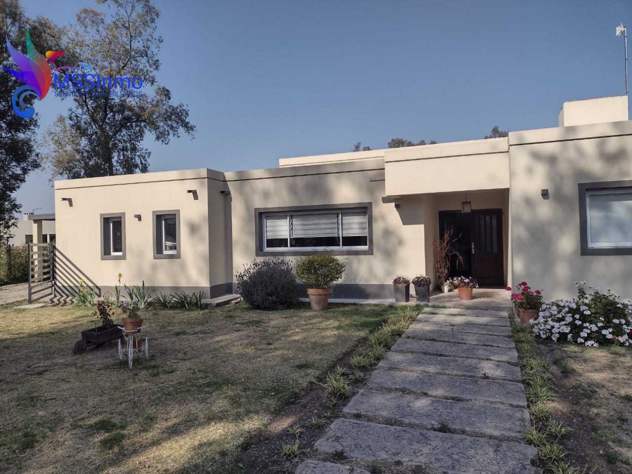 CASA EN VENTA EN PRADERAS DE SAN LORENZO 3 DORMITORIOS