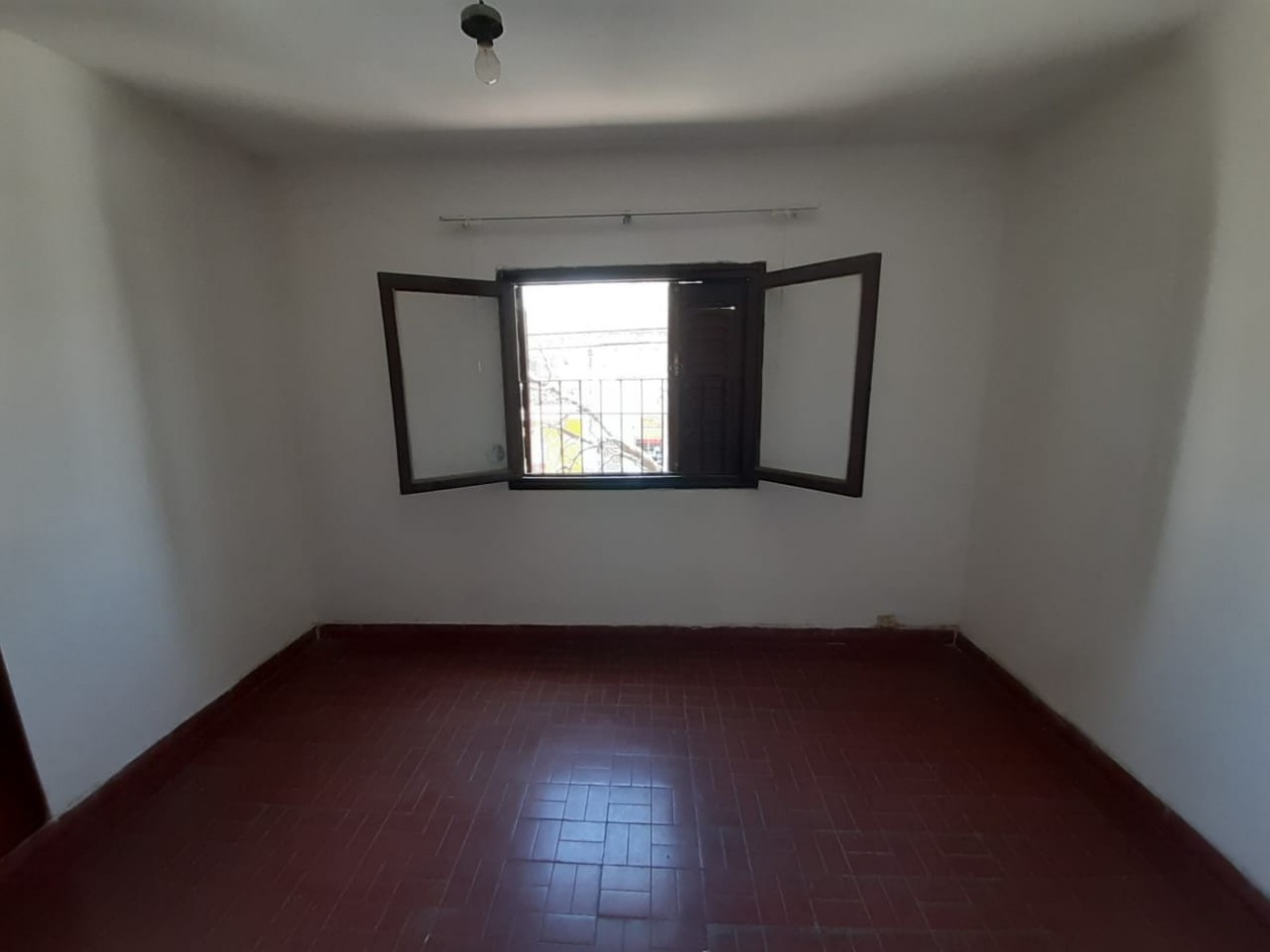 VENTA CASA EN PLANTA ALTA ZONA ALVARADO AL 1700