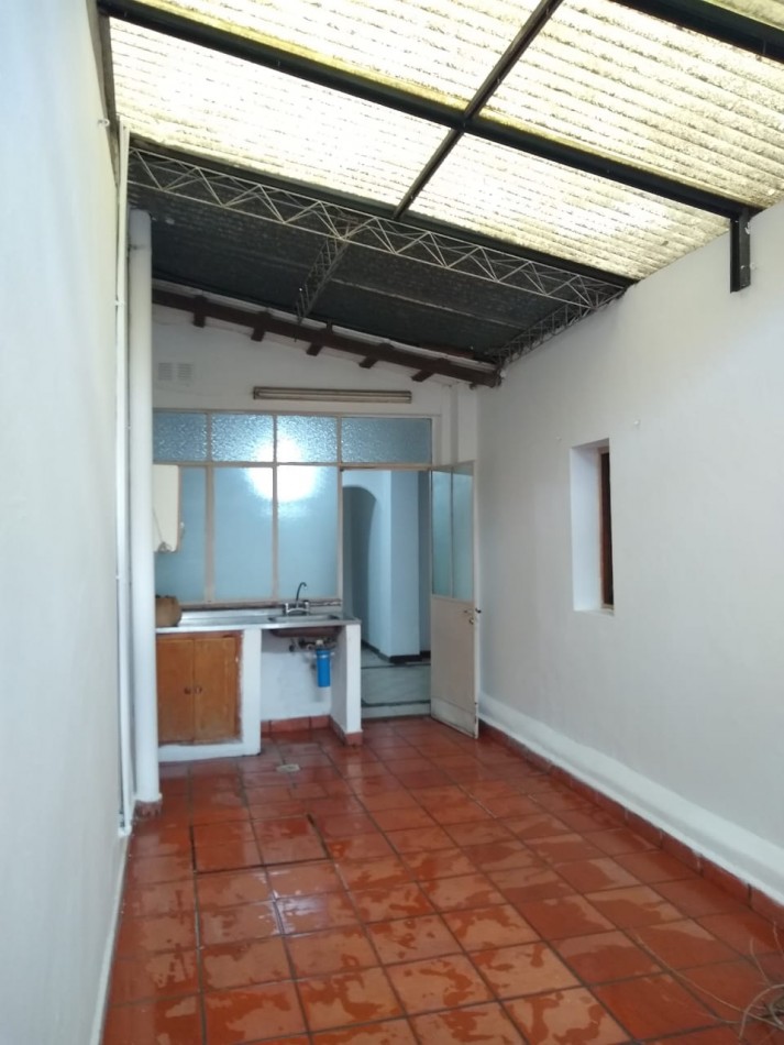 CASA EN VENTA MACROCENTRO MUY BUENA UBICACION