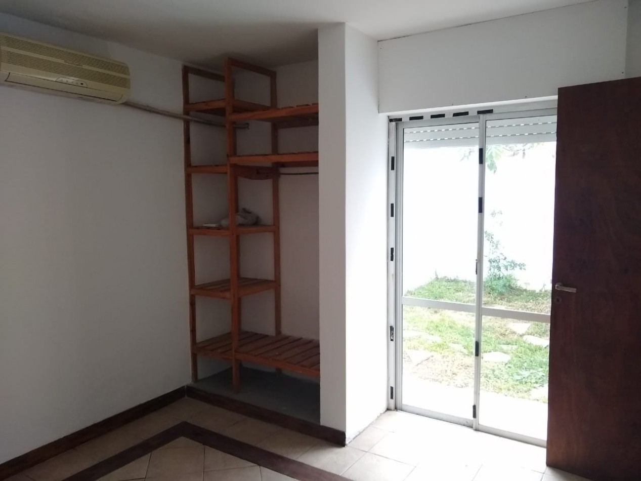 CASA EN VENTA MACROCENTRO MUY BUENA UBICACION