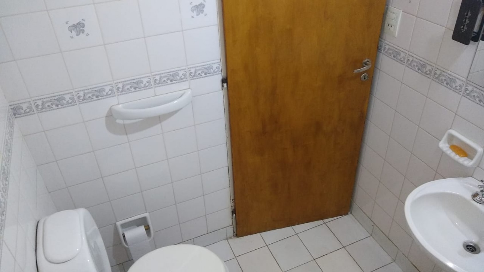 CASA EN VENTA MACROCENTRO MUY BUENA UBICACION