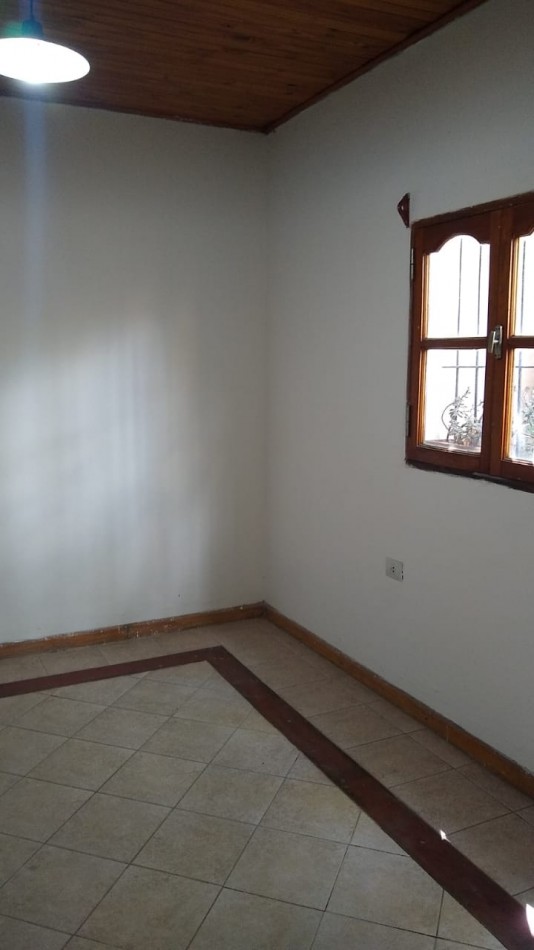 CASA EN VENTA MACROCENTRO MUY BUENA UBICACION