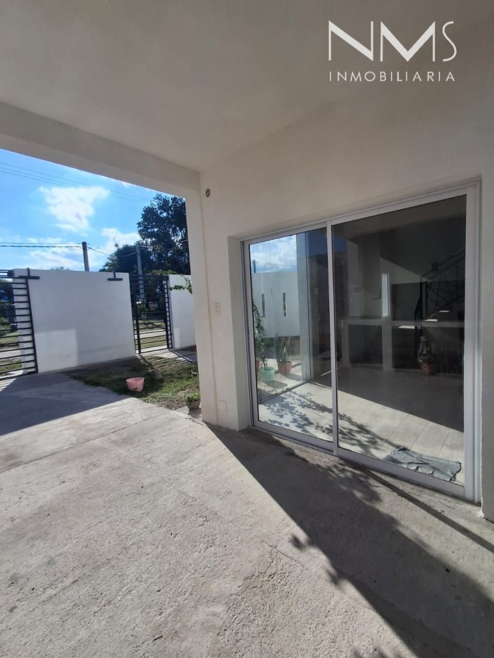 EN VENTA Casa de 2 plantas c/ pileta en Cerrillos