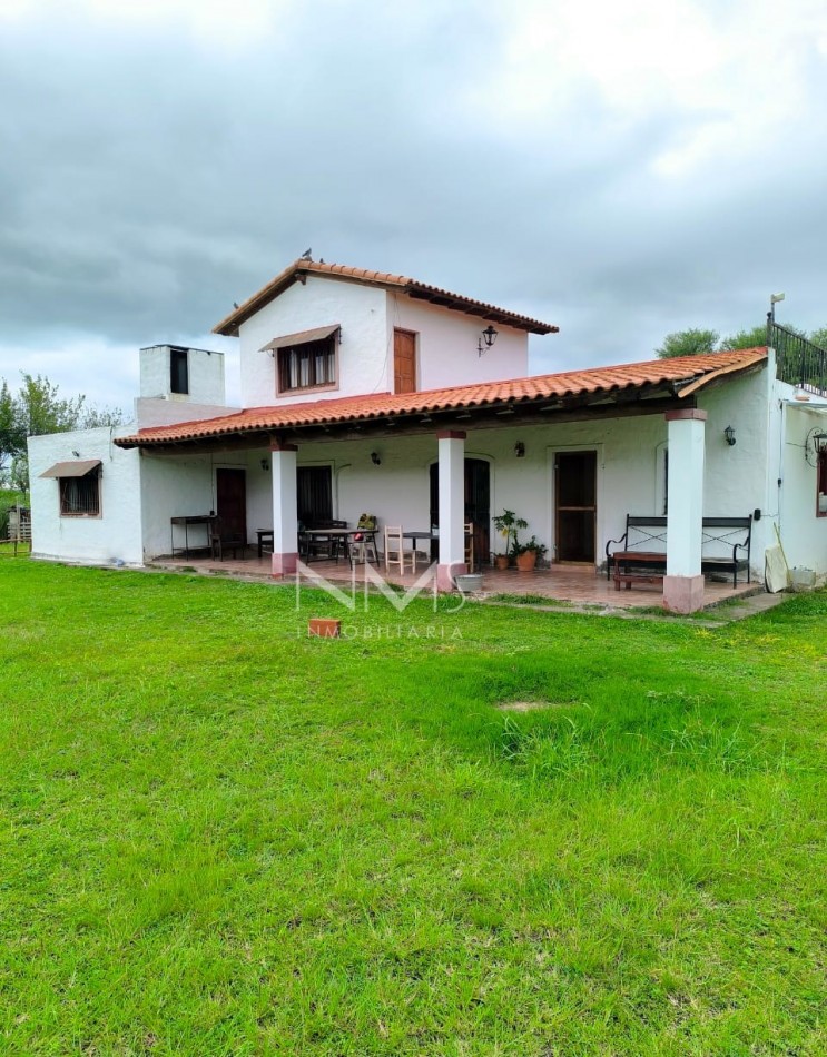 VENTA - IMPORTANTE CASA DE CAMPO EN RUTA 26