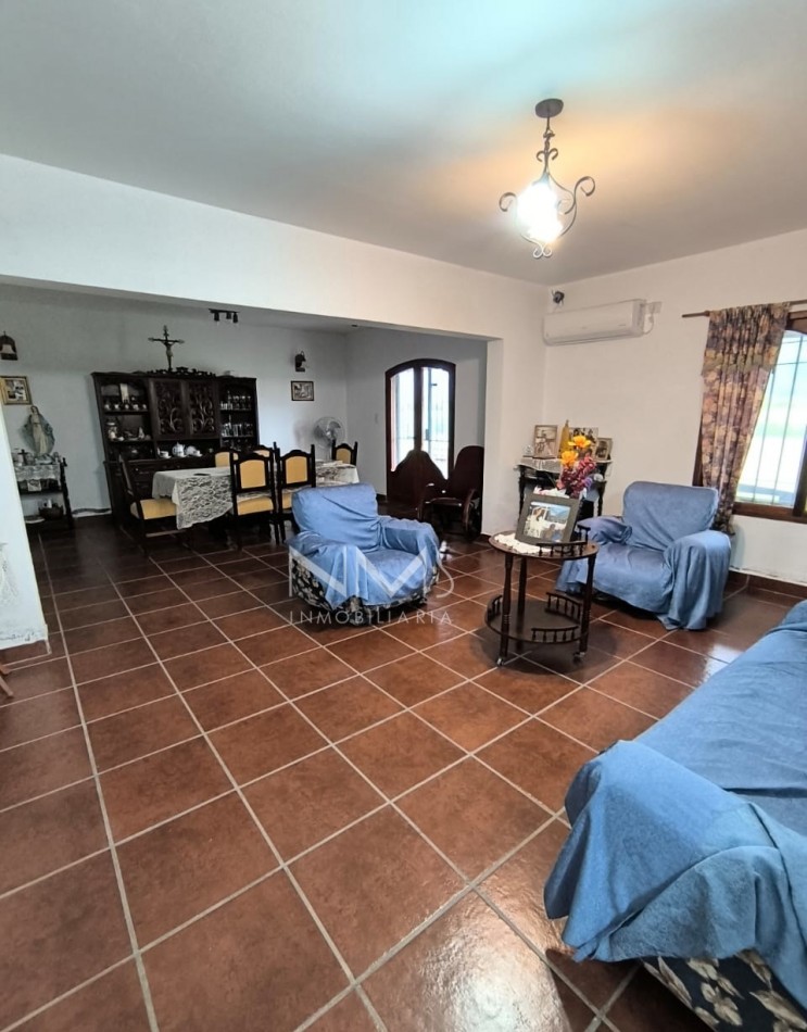 VENTA - IMPORTANTE CASA DE CAMPO EN RUTA 26