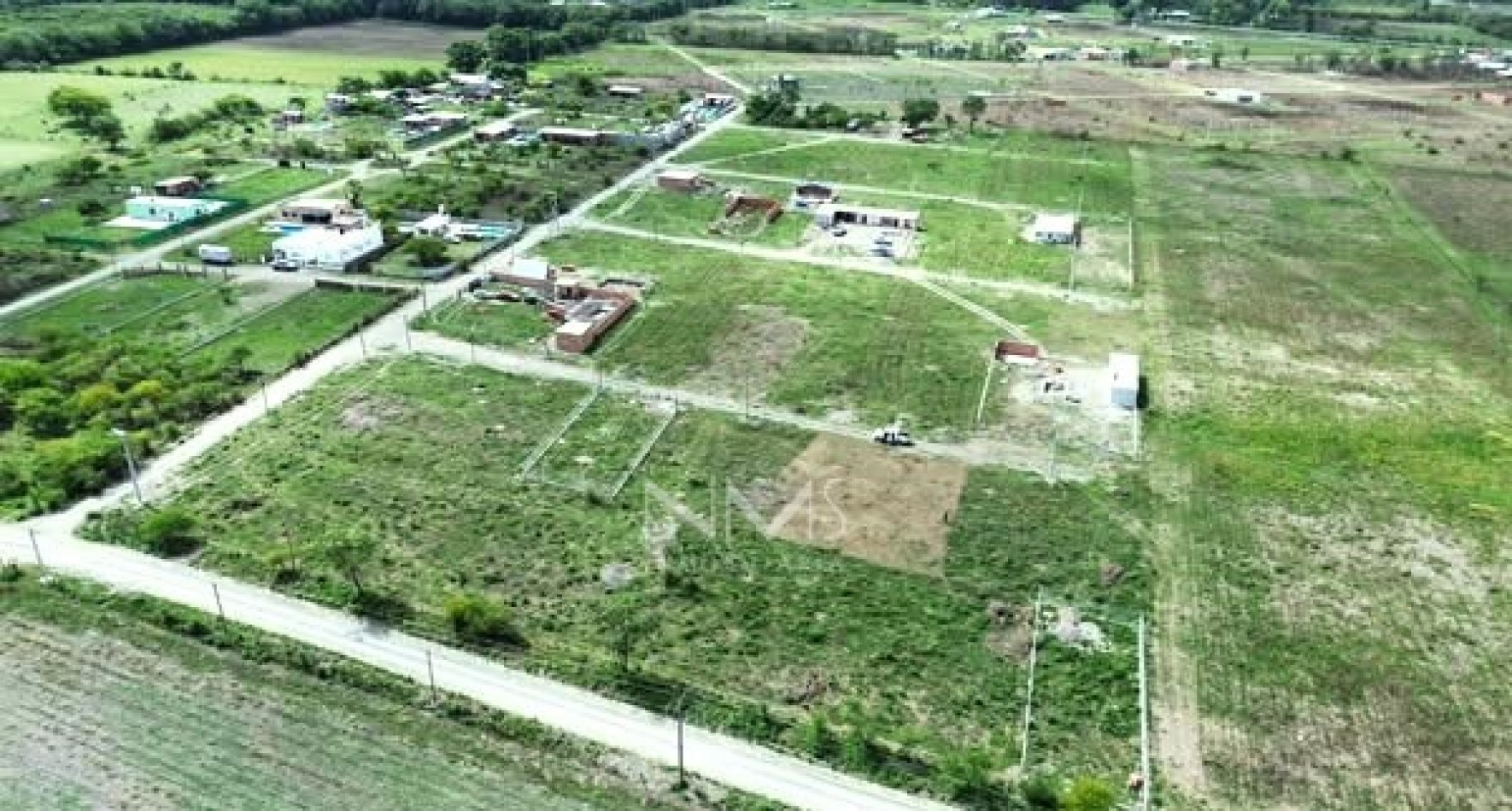 VENTA - TERRENO EN LA CARMINA (Ruta 24 y 51 - Camino a Colon)