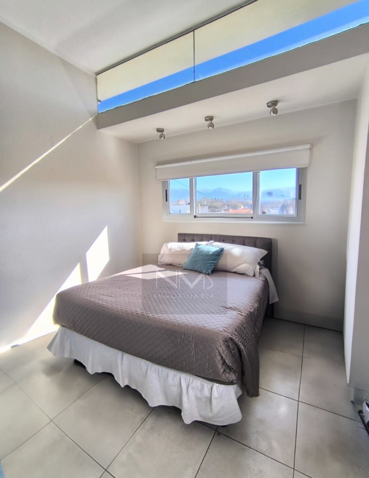 TRIPLEX EN GRAND BOURG - EN ESQUINA, A METROS DE AVDA. SAVIO