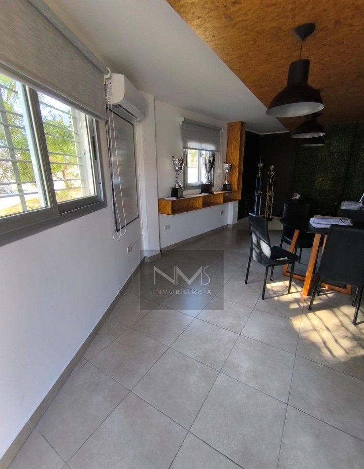 TRIPLEX EN GRAND BOURG - EN ESQUINA, A METROS DE AVDA. SAVIO