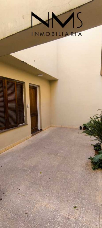 SE ALQUILA DEPARTAMENTO DE DOS PLANTAS - 2 HAB - ALVARADO AL 1.800