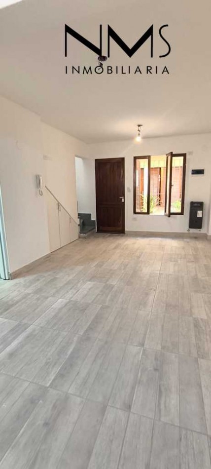 SE ALQUILA DEPARTAMENTO DE DOS PLANTAS - 2 HAB - ALVARADO AL 1.800