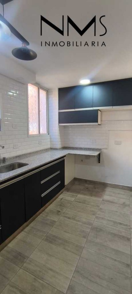 SE ALQUILA DEPARTAMENTO DE DOS PLANTAS - 2 HAB - ALVARADO AL 1.800