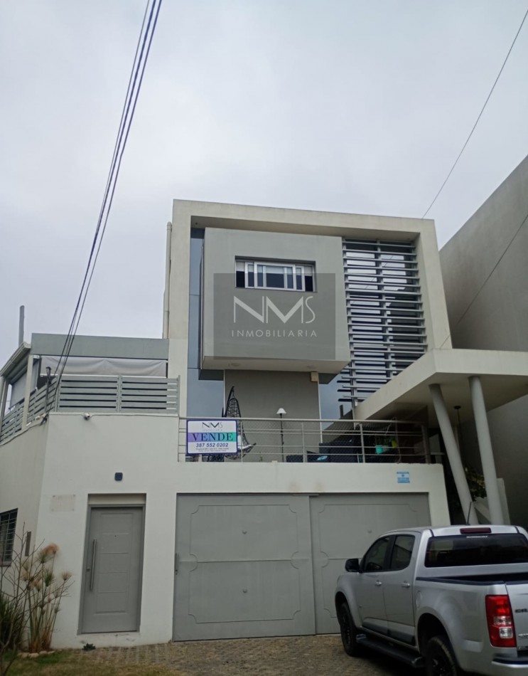 TRIPLEX EN GRAND BOURG - EN ESQUINA, A METROS DE AVDA. SAVIO