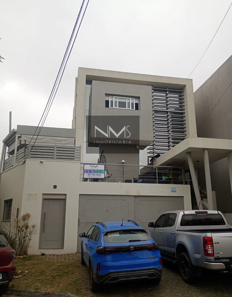 TRIPLEX EN GRAND BOURG - EN ESQUINA, A METROS DE AVDA. SAVIO