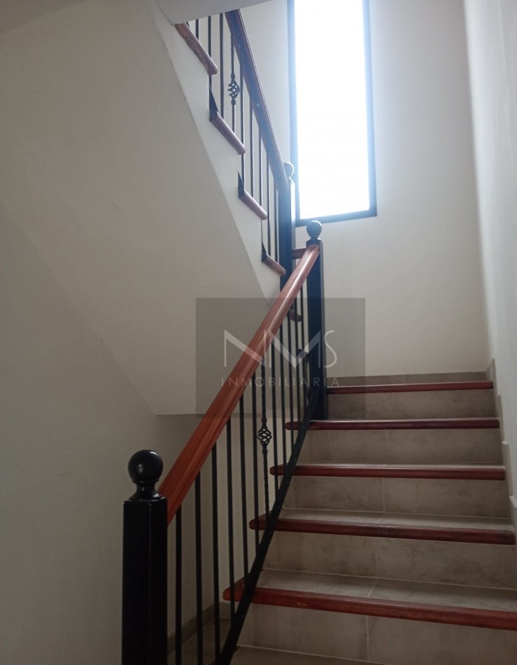VENTA EXCEPCIONAL EN VAQUEROS - CASA DE 4 DORMITORIOS Y PISCINA