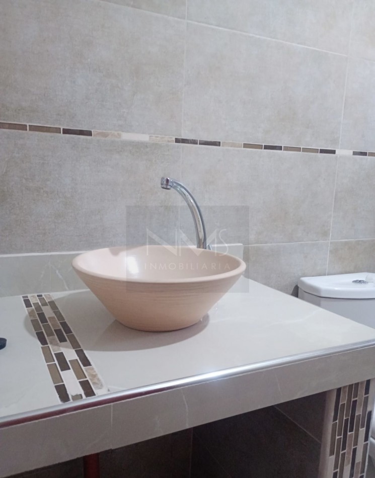VENTA EXCEPCIONAL EN VAQUEROS - CASA DE 4 DORMITORIOS Y PISCINA