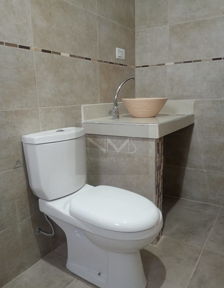 VENTA EXCEPCIONAL EN VAQUEROS - CASA DE 4 DORMITORIOS Y PISCINA