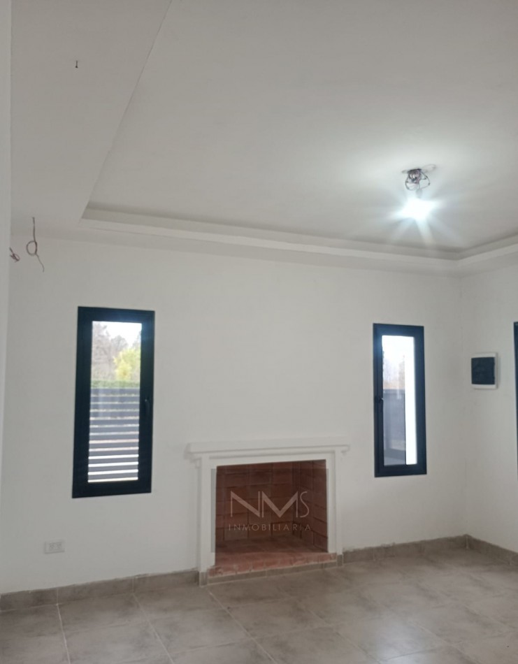 VENTA EXCEPCIONAL EN VAQUEROS - CASA DE 4 DORMITORIOS Y PISCINA