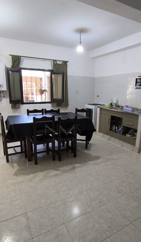VENTA - CASA CUATRO DORMITORIOS - B° HERNANDO DE LERMA