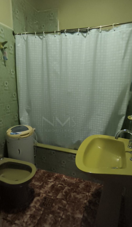 VENTA - CASA CUATRO DORMITORIOS - B° HERNANDO DE LERMA