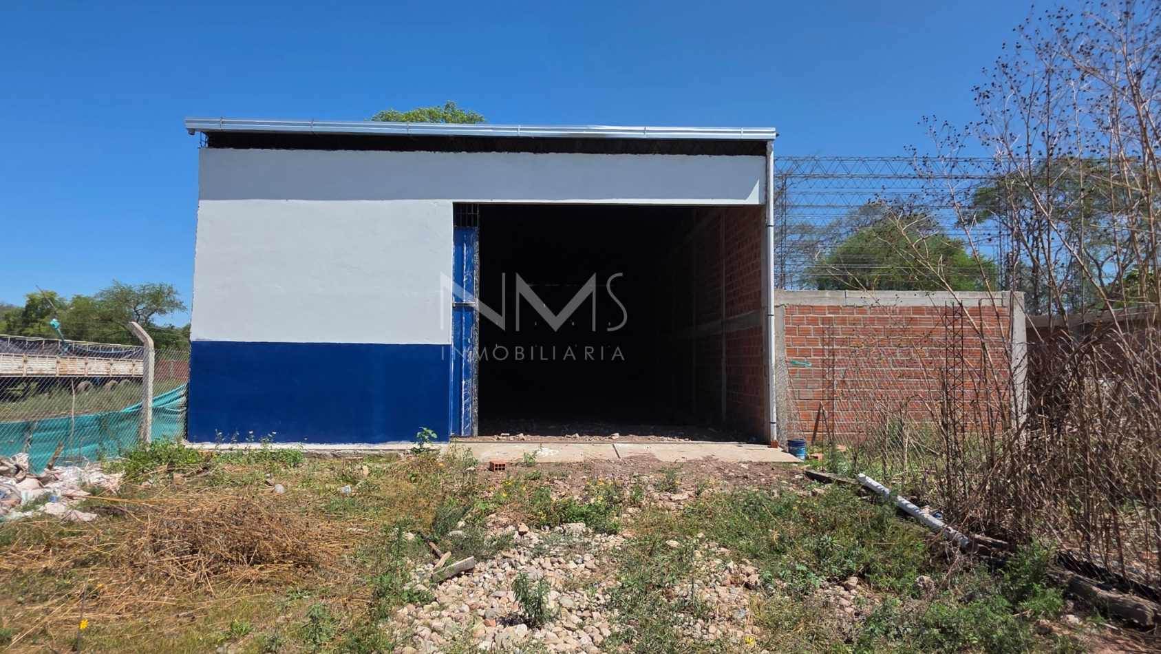 ALQUILER DE GALPON EN SALVADOR MAZZA 