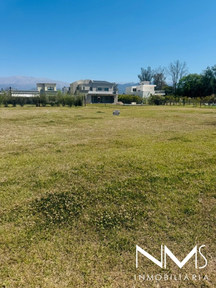 VENTA DE TERRENO EN JARDINES DE SAN LORENZO