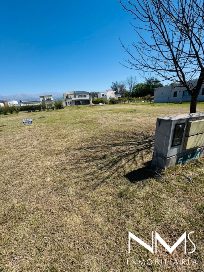 VENTA DE TERRENO EN JARDINES DE SAN LORENZO