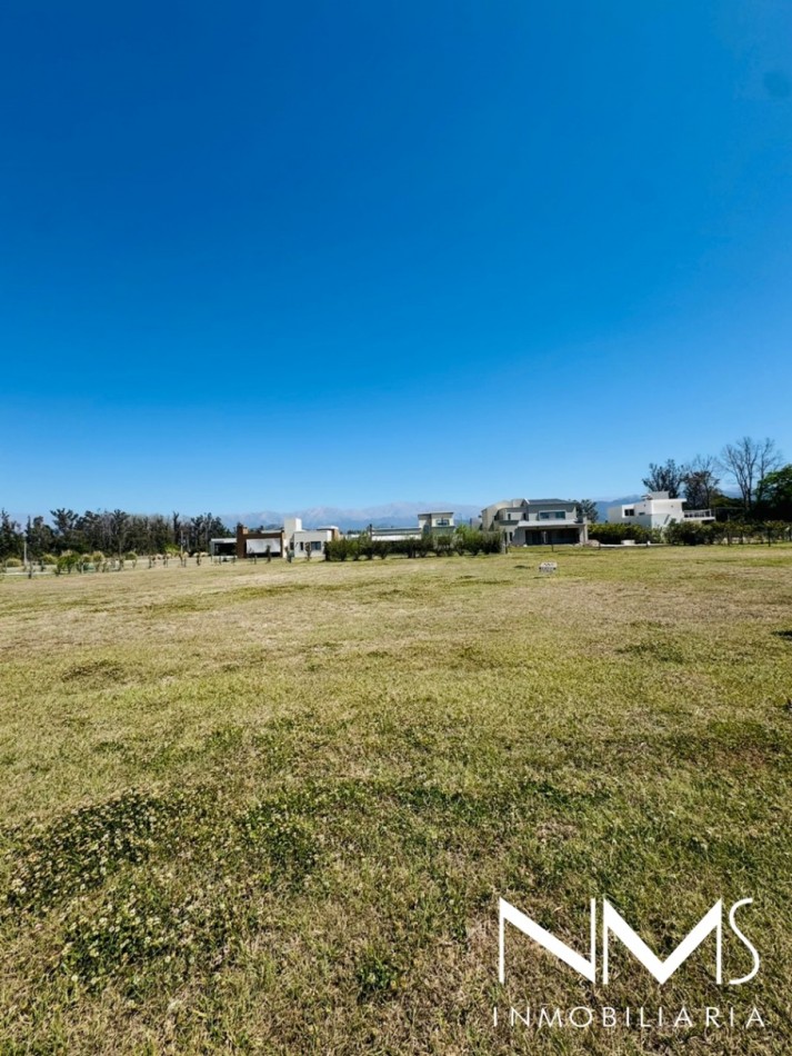 VENTA DE TERRENO EN JARDINES DE SAN LORENZO