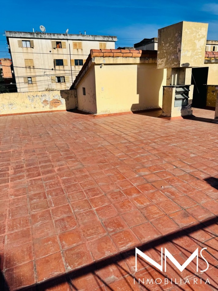 VENTA DE CASA 4 DORM. EN B° INTERSINDICAL - ZONA SUR