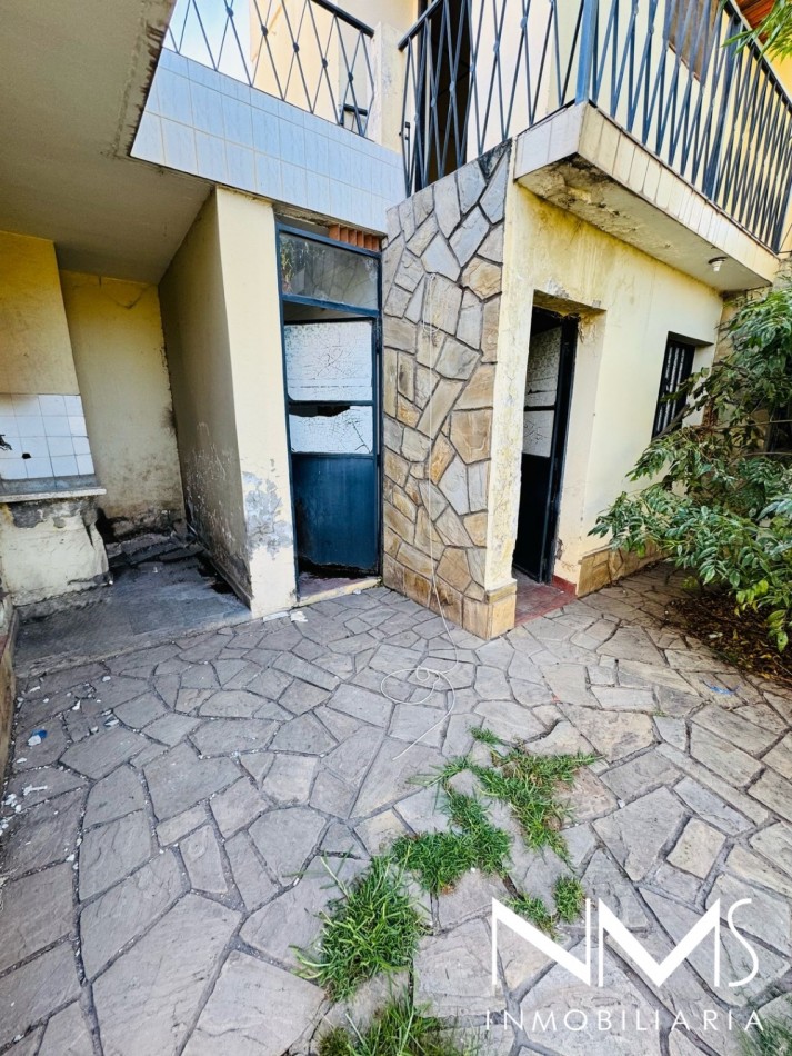 VENTA DE CASA 4 DORM. EN B° INTERSINDICAL - ZONA SUR