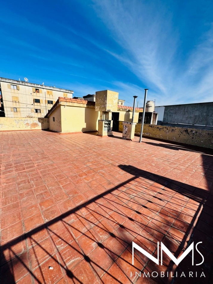 VENTA DE CASA 4 DORM. EN B° INTERSINDICAL - ZONA SUR