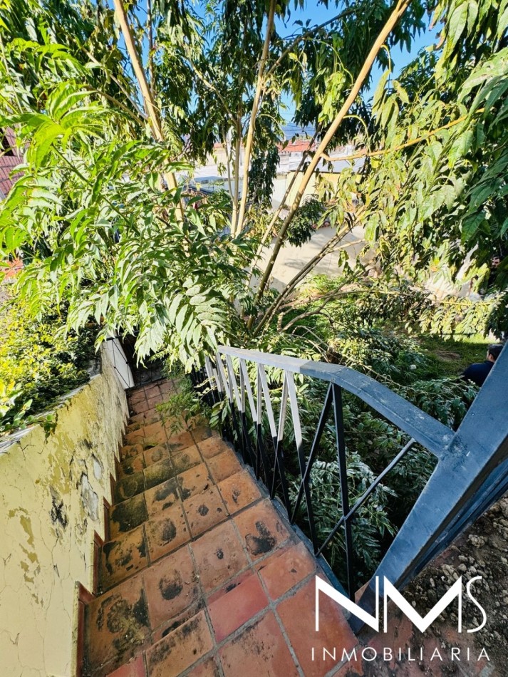 VENTA DE CASA 4 DORM. EN B° INTERSINDICAL - ZONA SUR