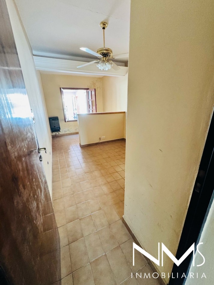 VENTA DE CASA 4 DORM. EN B° INTERSINDICAL - ZONA SUR