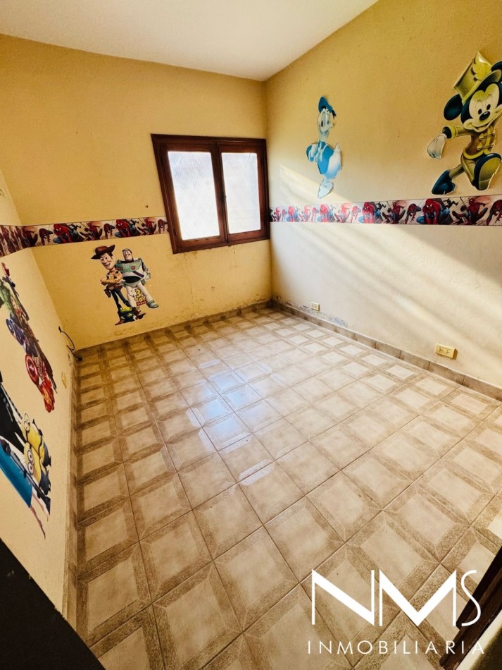 VENTA DE CASA 4 DORM. EN B° INTERSINDICAL - ZONA SUR