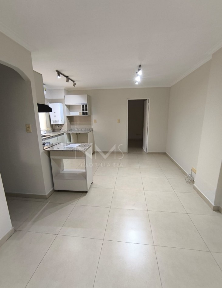 ALQUILER DE DEPARTAMENTO 1 DORMITORIO C/COCHERA - CENTRO