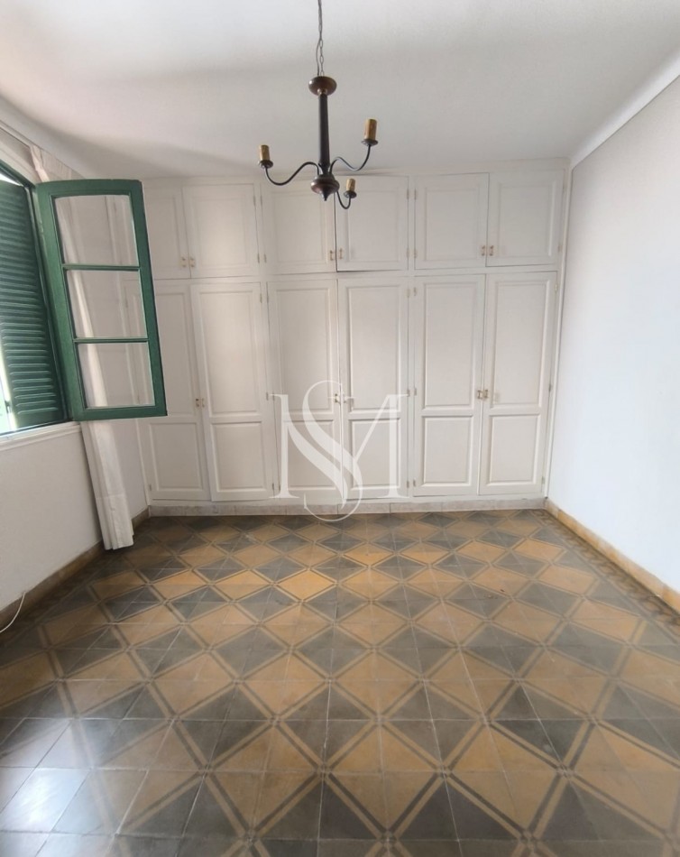 CASA EN VENTA CASEROS Y GRAL PAZ