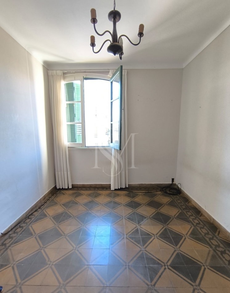 CASA EN VENTA CASEROS Y GRAL PAZ