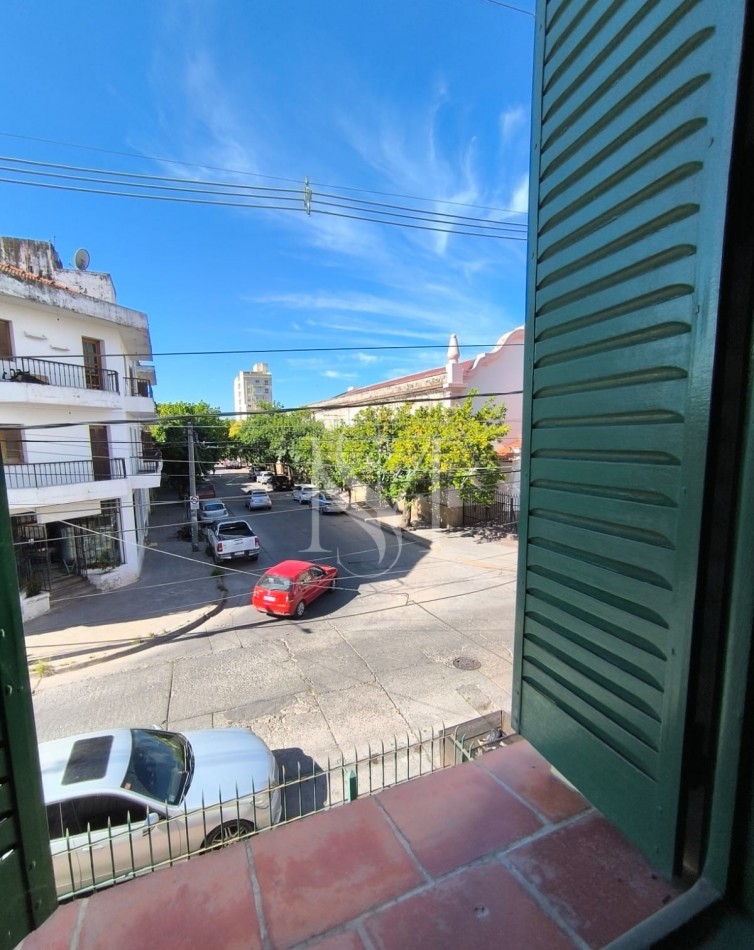 CASA EN VENTA CASEROS Y GRAL PAZ
