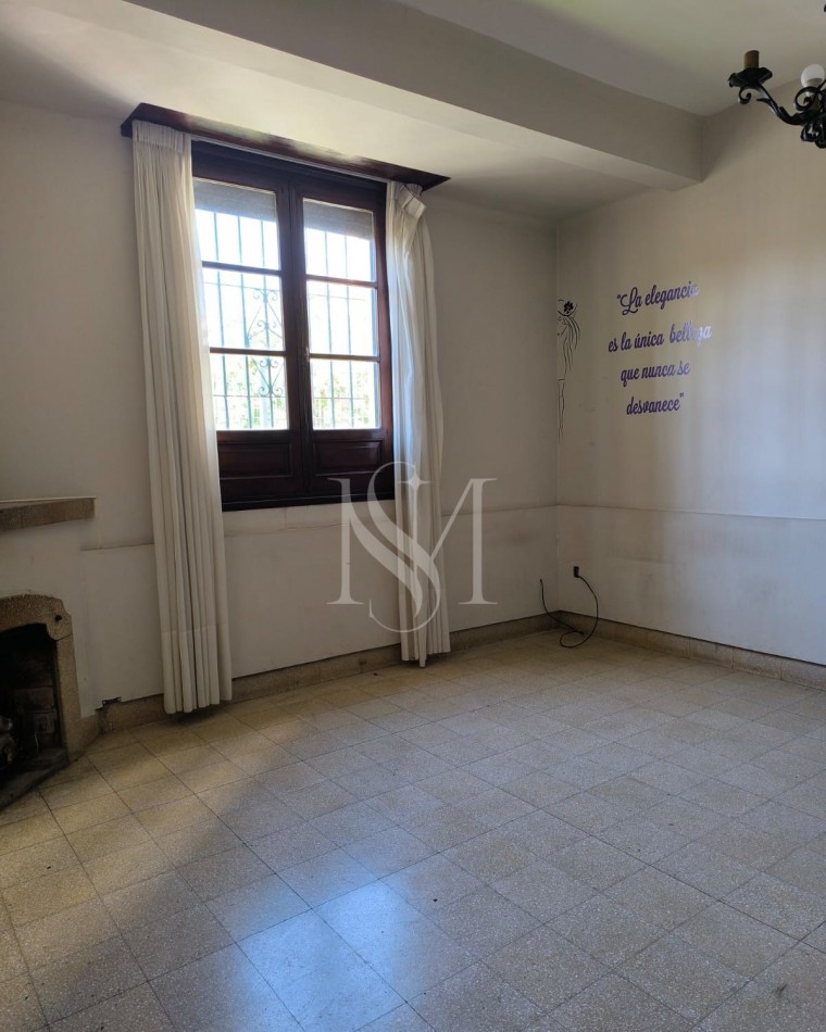 CASA EN VENTA CASEROS Y GRAL PAZ