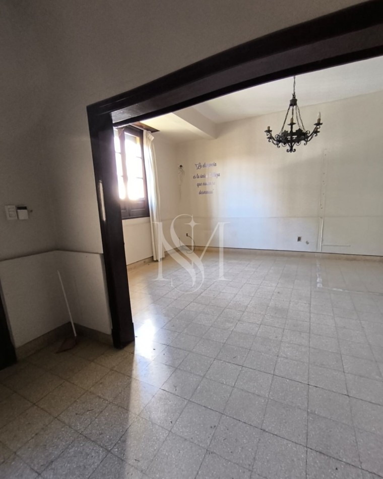 CASA EN VENTA CASEROS Y GRAL PAZ