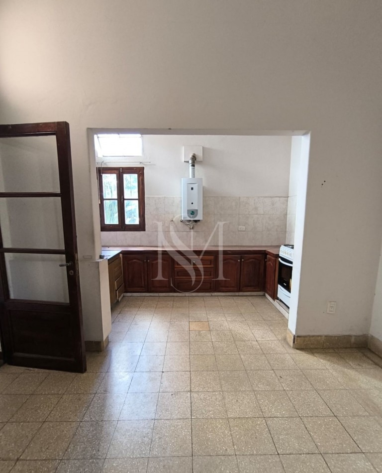 CASA EN VENTA CASEROS Y GRAL PAZ