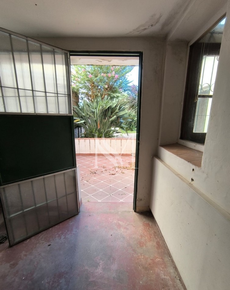 CASA EN VENTA CASEROS Y GRAL PAZ