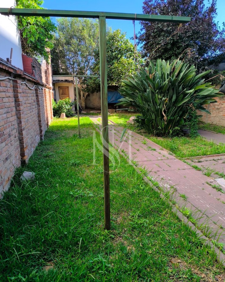CASA EN VENTA CASEROS Y GRAL PAZ