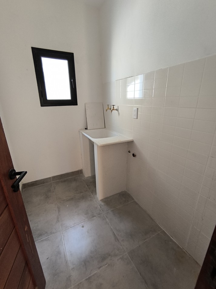 VENTA EN VAQUEROS - CASA DE 4 DORMITORIOS A ESTRENAR