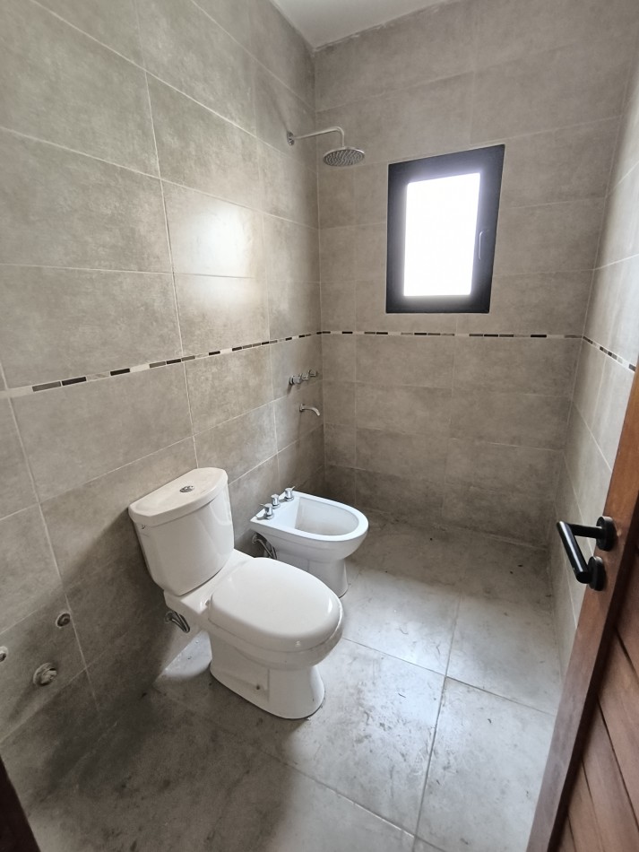 VENTA EN VAQUEROS - CASA DE 4 DORMITORIOS A ESTRENAR