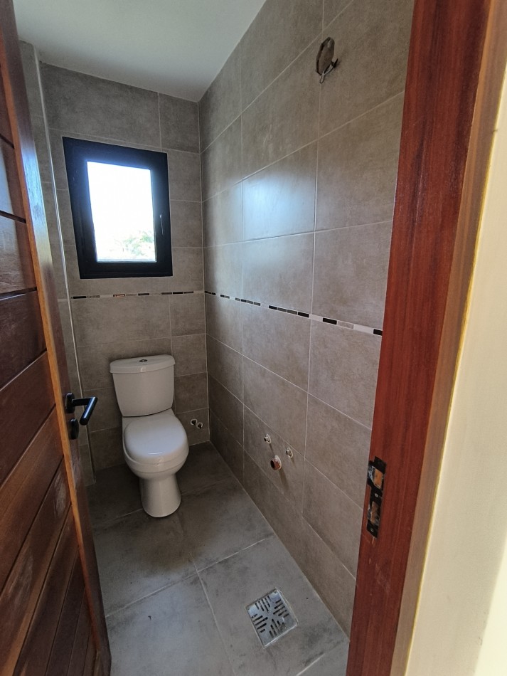 VENTA EN VAQUEROS - CASA DE 4 DORMITORIOS A ESTRENAR