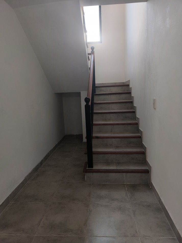 VENTA EN VAQUEROS - CASA DE 4 DORMITORIOS A ESTRENAR