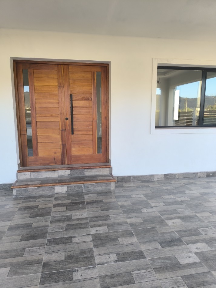 VENTA EN VAQUEROS - CASA DE 4 DORMITORIOS A ESTRENAR