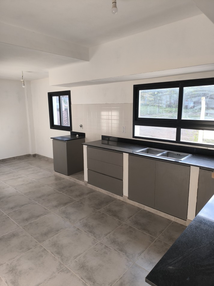 VENTA EN VAQUEROS - CASA DE 4 DORMITORIOS A ESTRENAR